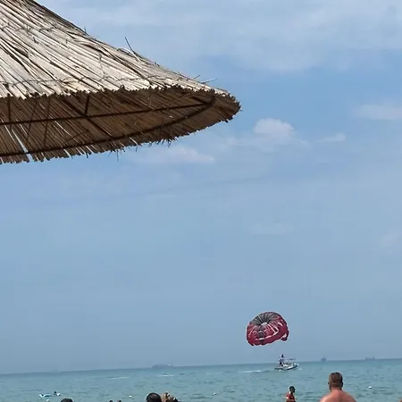 Lydia's Place By The Apartman