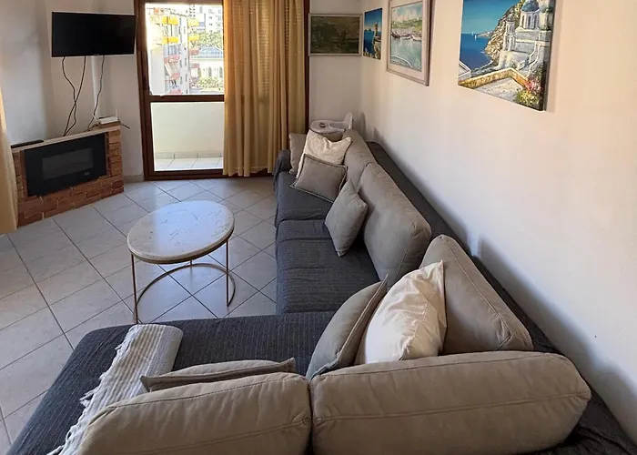 Lydia's Place By The Apartman