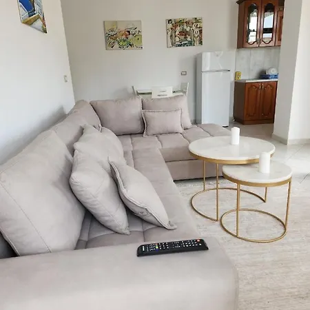 Lydia's Place By The Apartman *